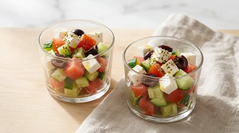 Vasito Fresco de Tomate, Pepino y Queso Feta